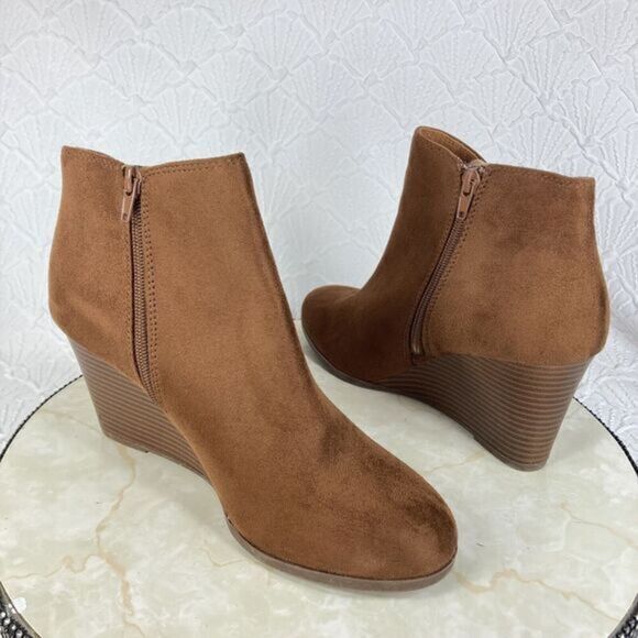 SODA Ankle Boots Womens Size 10 Brown V Cut Shaft Almond Toe Slip On Wedge Shoes - Picture 10 of 12